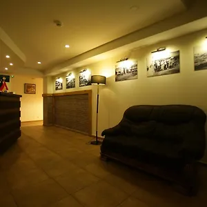 Otel Reverence, Tiflis
