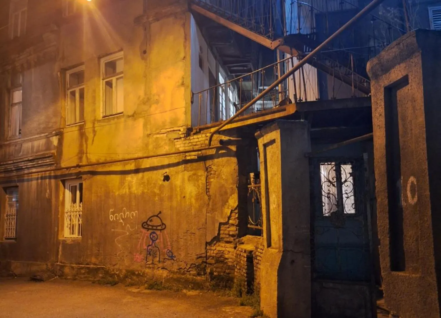 Cozy Apartment In The Center Of Tbilisi location