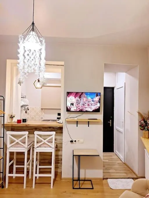 Cozy Apartment In The Center Of Tbilisi